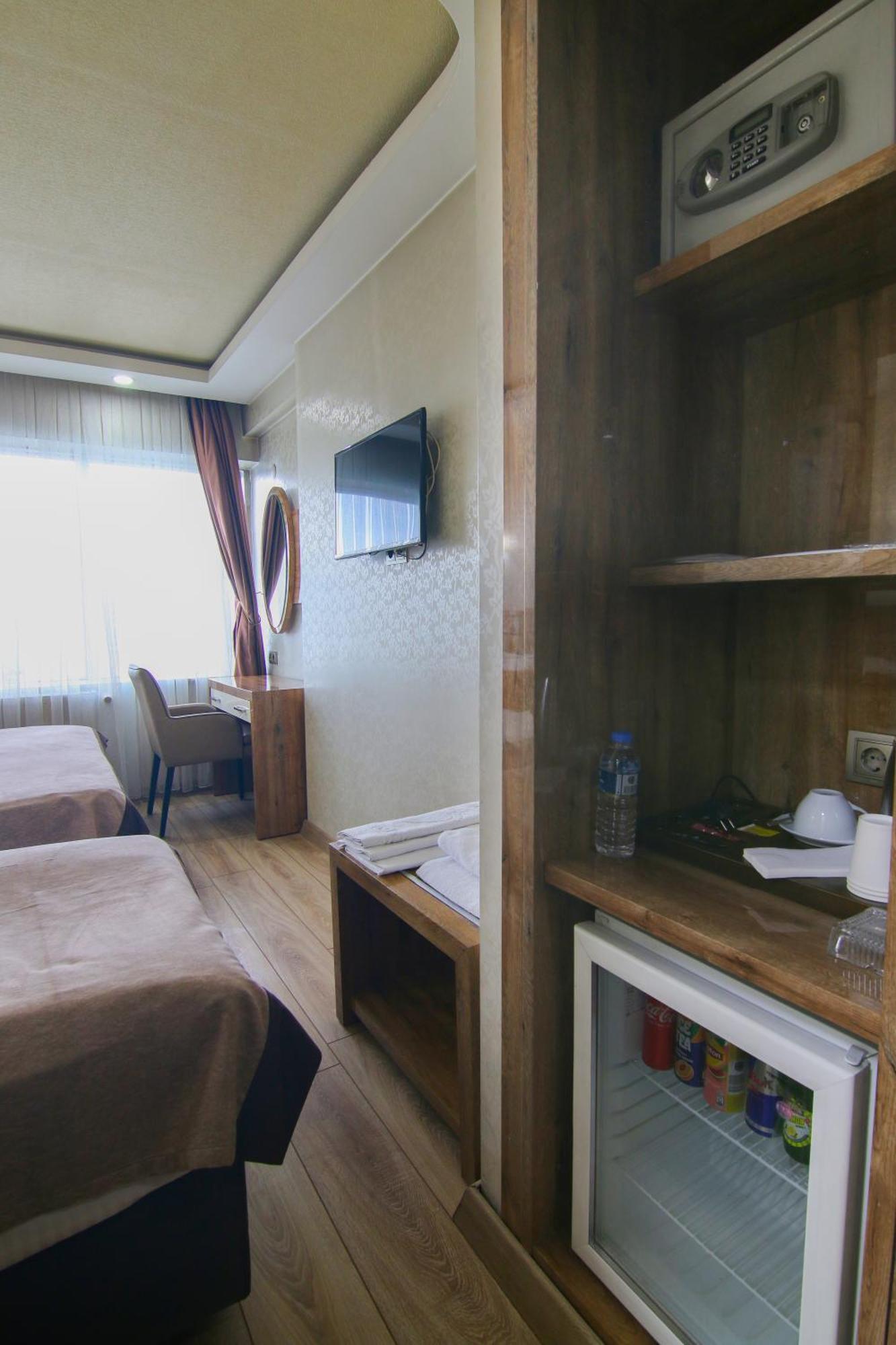 Grand Zara Hotel 3*